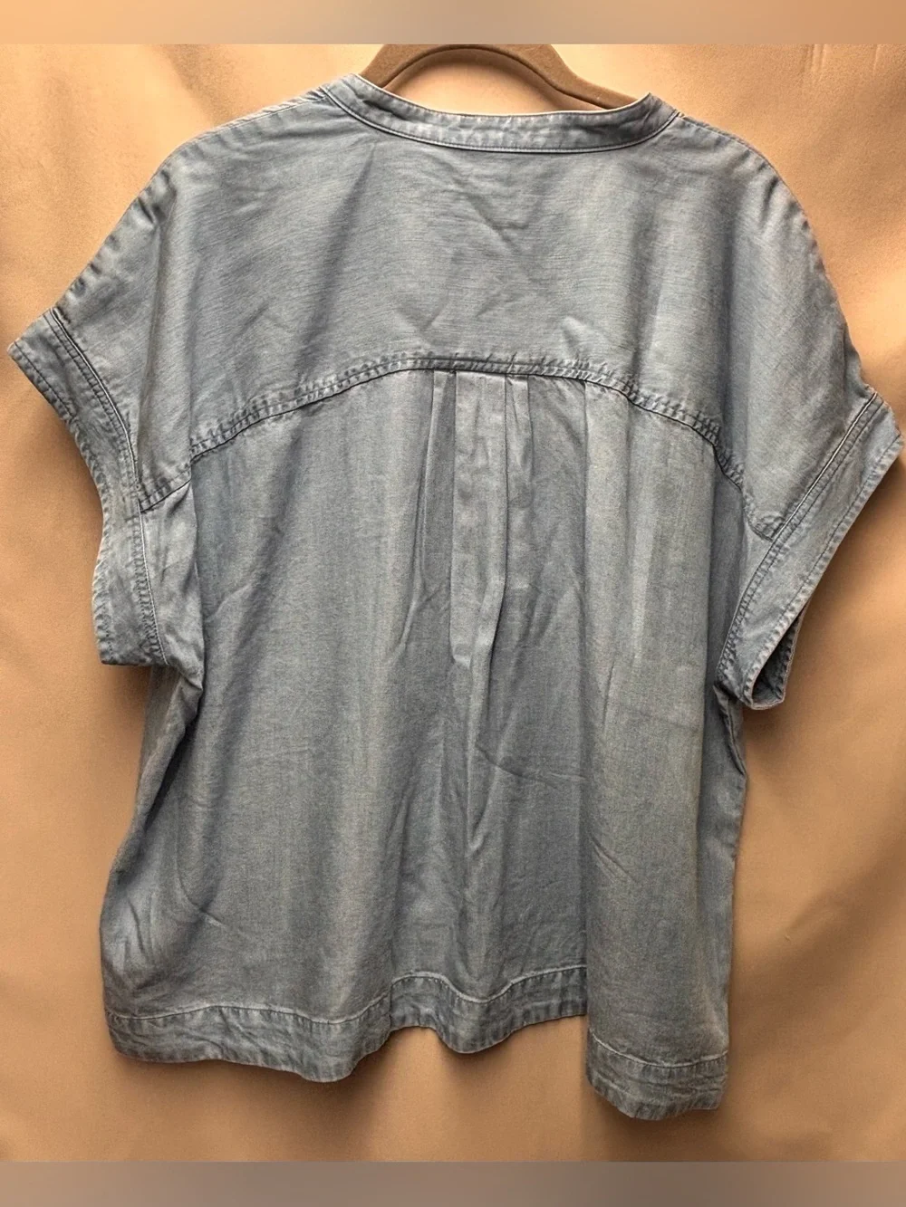 Haven We’ll Within Chambray Short Sleeve V-Neck Top XL - Picture 5 of 6